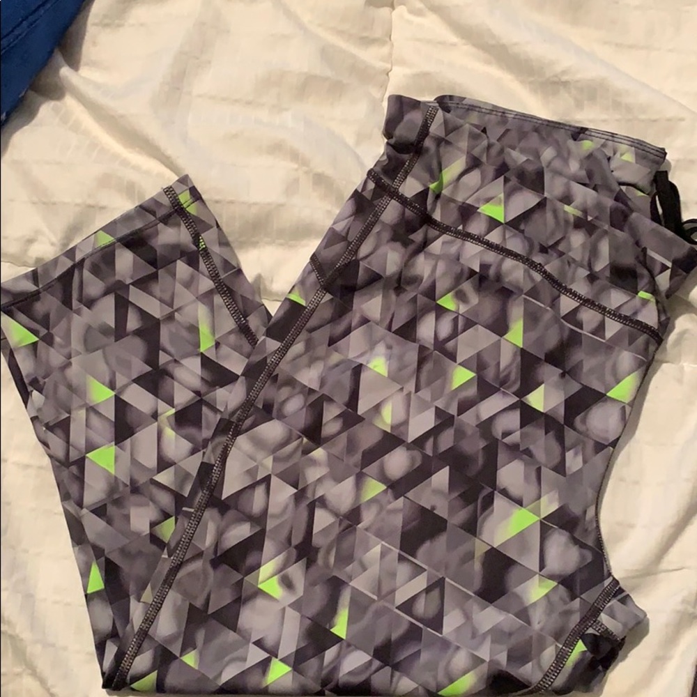 Workout capris - Picture 4 of 7